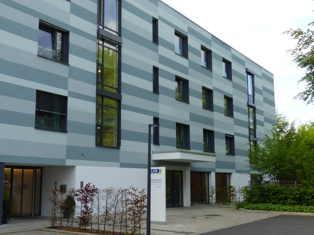 Haupteingang des Therapiezentrums Bergheim